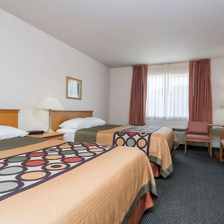 Super 8 By Wyndham Sheldon Hotel Eksteriør billede