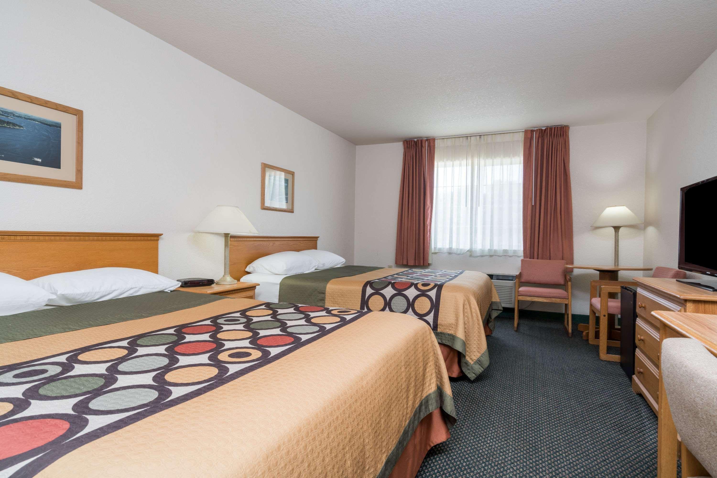 Super 8 By Wyndham Sheldon Hotel Eksteriør billede